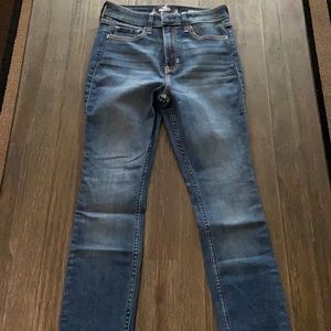 ☀️Hollister 1S High Rise Super Skinny☀️